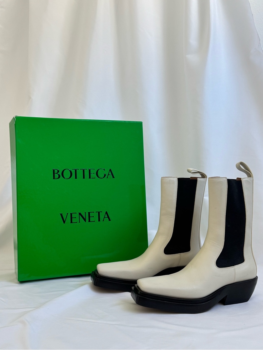 Bottega Veneta Off White The Lean Chelsea Boots